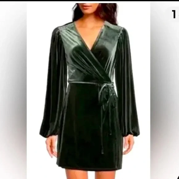 gianni bini green velvet dress Gianni Bini Green Velvet Dress